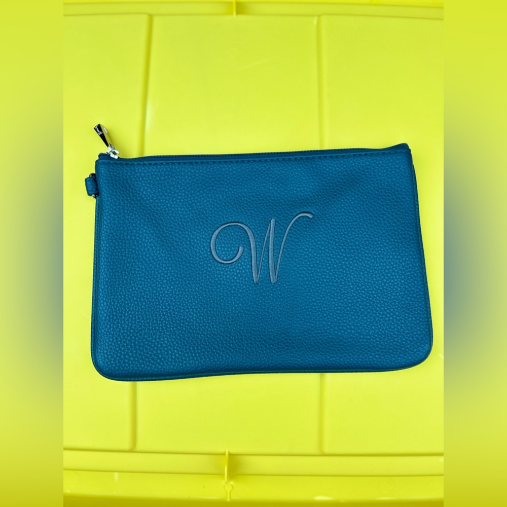 W zip up pouch